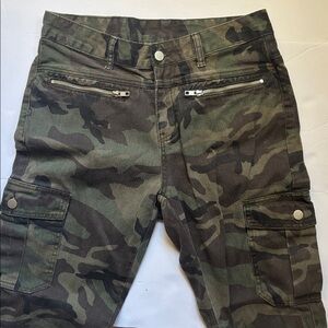Manfinity | Camouflage Cargo Pants | Zipper Front Pockets & Bottoms | Size S